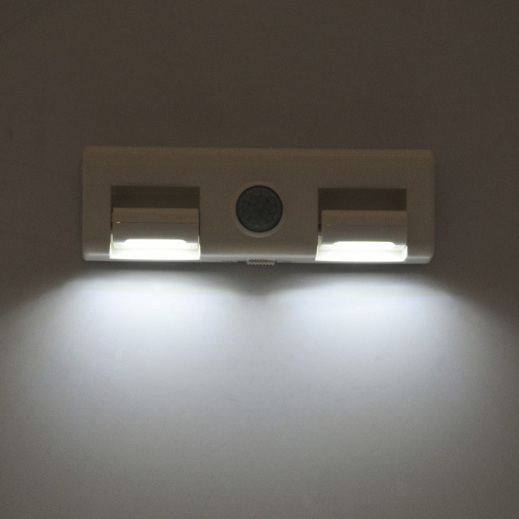 Lampka_podszafkowa_311108_F2_hires.jpg