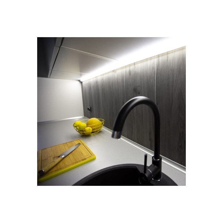 profil-aluminiowy-corner-line-1m4.jpg